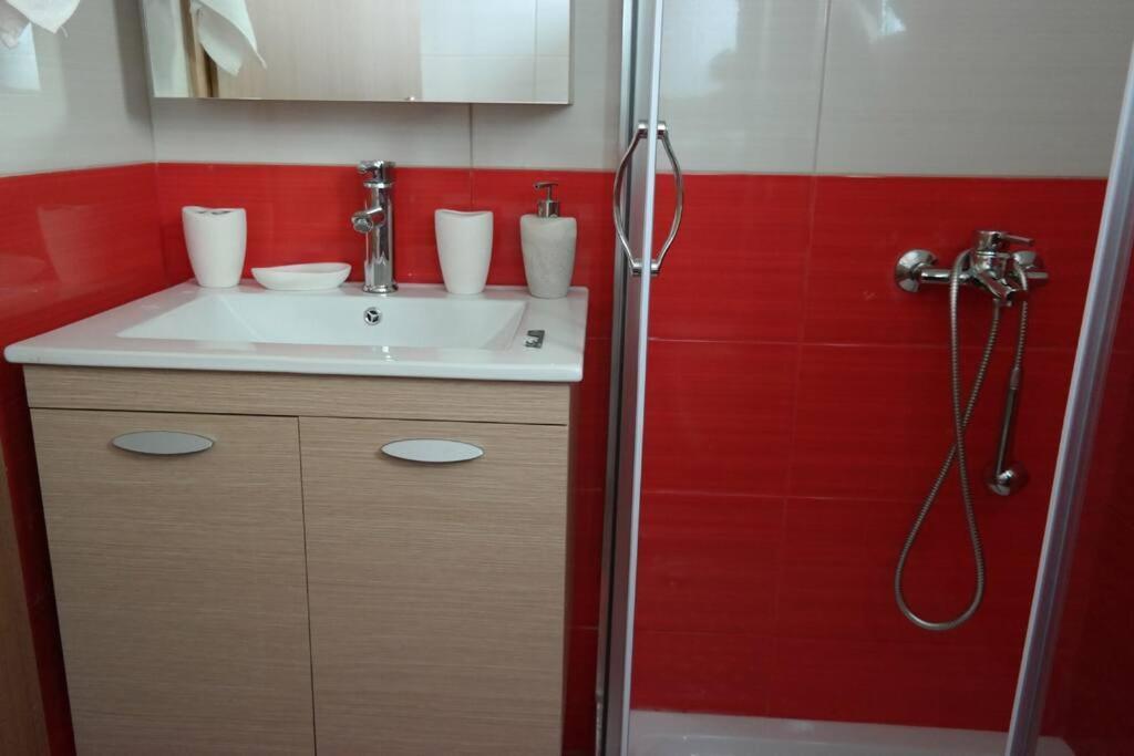 Modern With Acropolis View Apartment